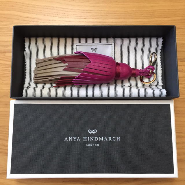 ANYA HINDMARCH(アニヤハインドマーチ)のアニヤハインドマーチ♡タッセル レディースのファッション小物(キーホルダー)の商品写真