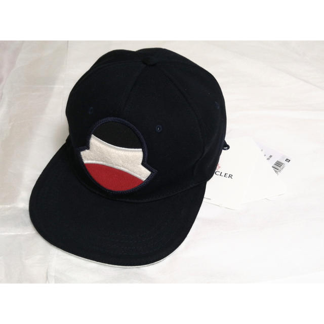 MONCLER(モンクレール)の新品 2020SS MONCLER ビッグロゴ キャップ ネイビー メンズの帽子(キャップ)の商品写真