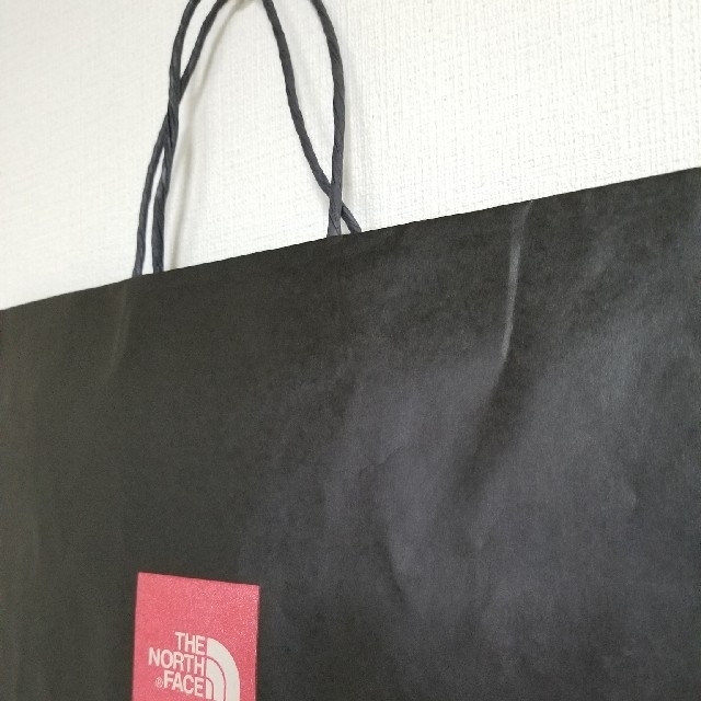 THE NORTH FACE(ザノースフェイス)のTHE NORTH FACE　紙袋　ショップ袋　黒 レディースのバッグ(ショップ袋)の商品写真
