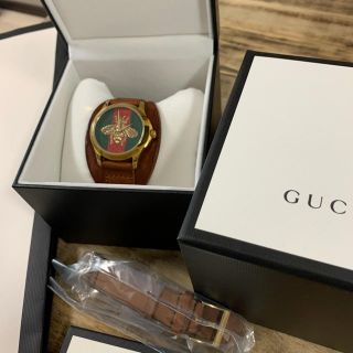 グッチ(Gucci)のGUCCI 時計　レザーベルトエンボリッシュ　　BTS テテ着用(腕時計(アナログ))