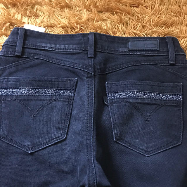 Levi's(リーバイス)のリーバイス  ブラック　ストレッチ　デニム　Levis レディースのパンツ(デニム/ジーンズ)の商品写真