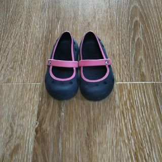 クロックス(crocs)の美品 数回使用のみ クロックス キッズ サンダル c6 14㎝(サンダル)