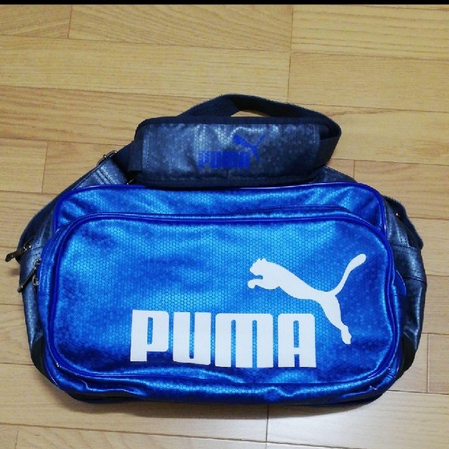 PUMA(プーマ)のお値下げしました!プーマエナメルスポーツバッグ スポーツ/アウトドアのスポーツ/アウトドア その他(その他)の商品写真