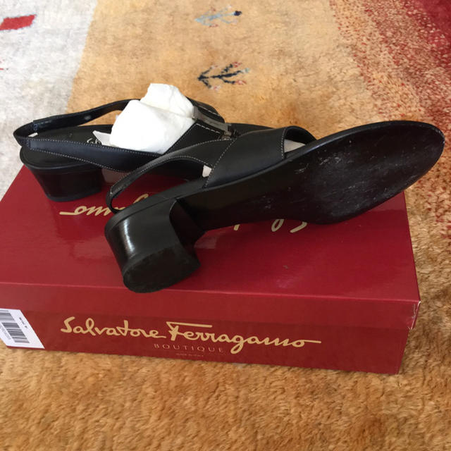 Salvatore Ferragamo(サルヴァトーレフェラガモ)のSalvatore Ferragamo フェラガモ　サンダル　ブラック　35.5 レディースの靴/シューズ(サンダル)の商品写真