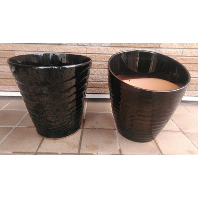 玉ちやん様専用　陶器鉢　黒　2個 ハンドメイドのフラワー/ガーデン(プランター)の商品写真