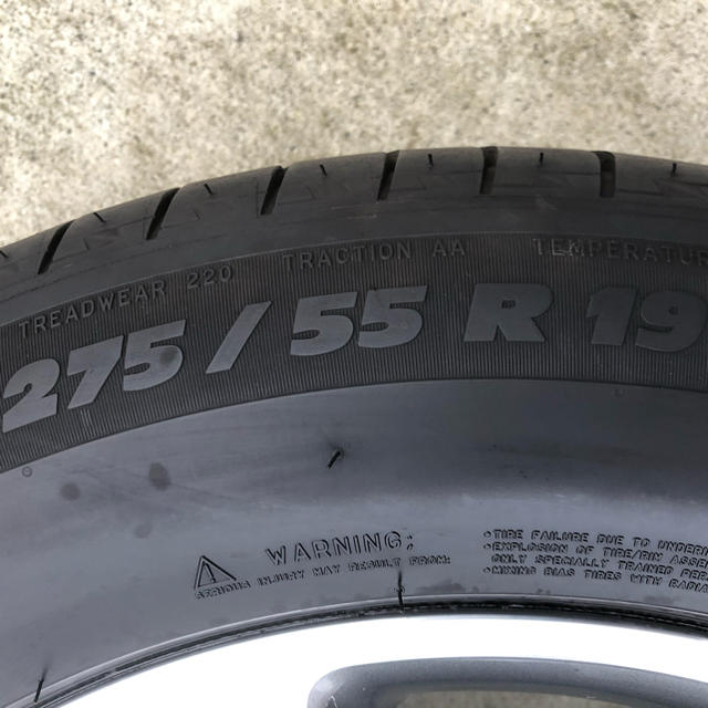 ベンツ AMG Gクラス 純正275/55R19 ミシュラン美品（2017年製） 自動車/バイクの自動車(タイヤ・ホイールセット)の商品写真