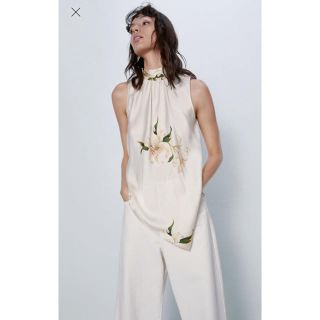 ザラ(ZARA)のりり様専用！ZARA サテン地プリントブラウス　新品(シャツ/ブラウス(半袖/袖なし))