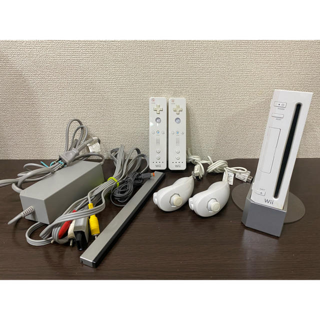 Wii 本体 エンタメ/ホビーのゲームソフト/ゲーム機本体(家庭用ゲーム機本体)の商品写真