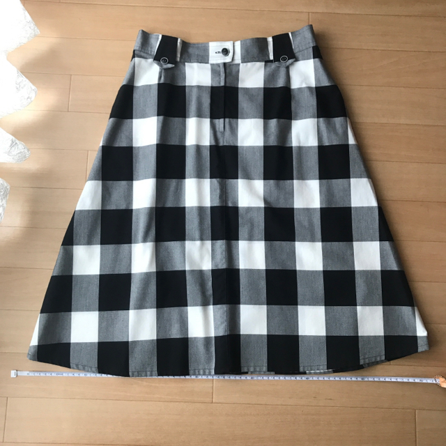 Yorkland(ヨークランド)のYORK LAND スカート 白黒 サイズ:7AR レディースのスカート(ひざ丈スカート)の商品写真