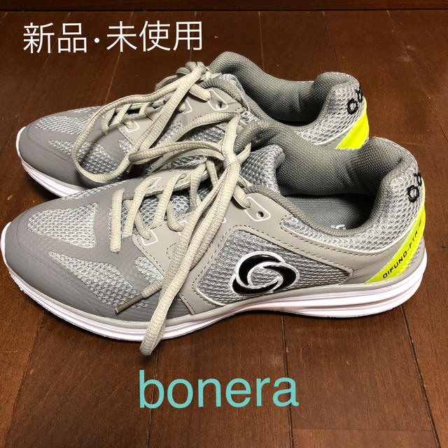 bombonera(ボンボネーラ)の（新品・未使用)bonera  ボネーラ　ランニングシューズ　25cm スポーツ/アウトドアのサッカー/フットサル(シューズ)の商品写真