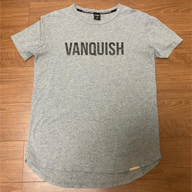 VANQUISH(ヴァンキッシュ)のメンズTシャツ　VANQUISH メンズのトップス(Tシャツ/カットソー(半袖/袖なし))の商品写真