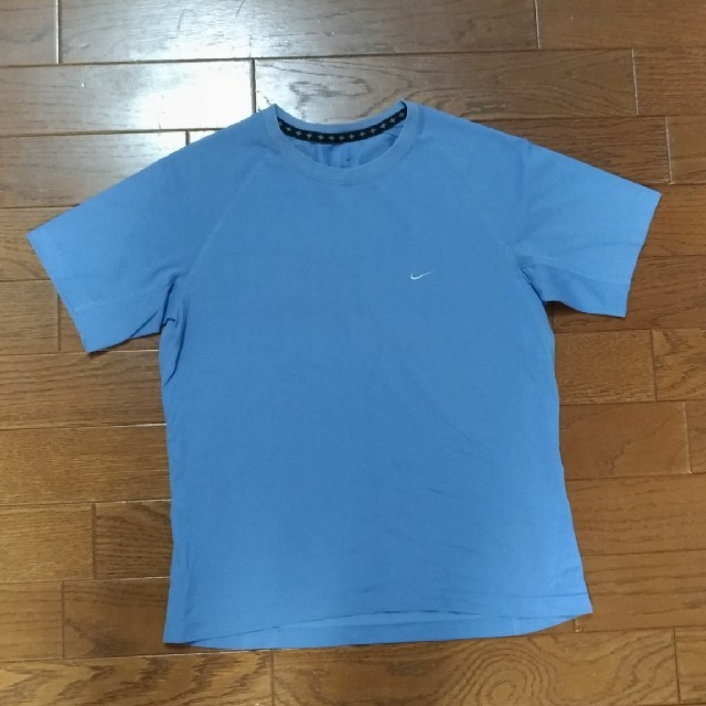 NIKE(ナイキ)のナイキ　半袖Tシャツ レディースのトップス(Tシャツ(半袖/袖なし))の商品写真