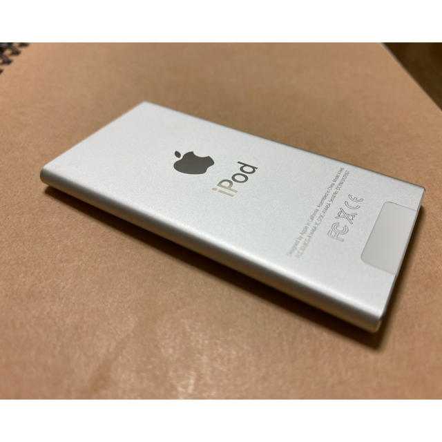 Apple(アップル)のipod nano 16GB第7世代シルバー  スマホ/家電/カメラのオーディオ機器(ポータブルプレーヤー)の商品写真