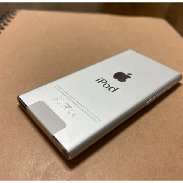 Apple(アップル)のipod nano 16GB第7世代シルバー  スマホ/家電/カメラのオーディオ機器(ポータブルプレーヤー)の商品写真