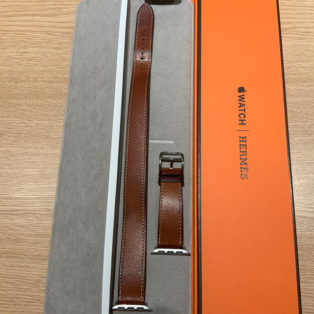 Hermes(エルメス)の(正規品)Apple Watch ドゥブルトゥール エルメス フォーヴ 40mm メンズの時計(レザーベルト)の商品写真