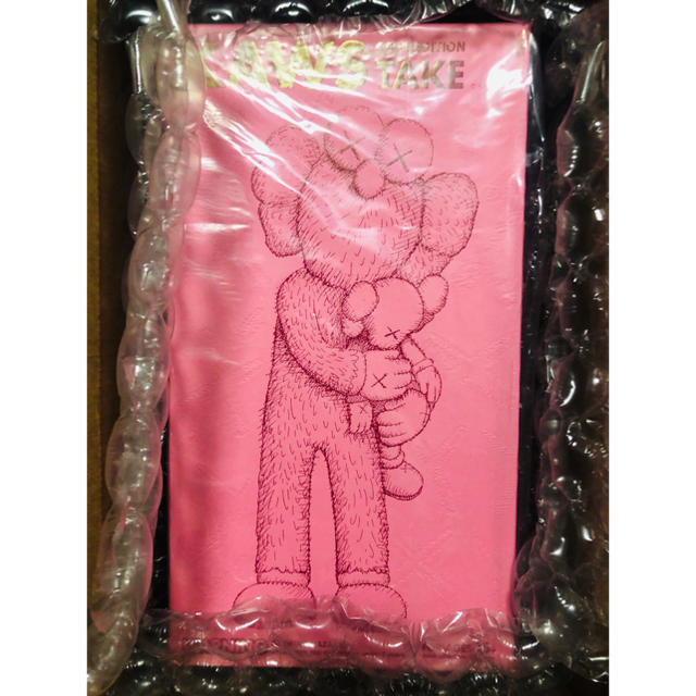 MEDICOM TOY(メディコムトイ)のKAWS Take Figure Pink ピンク　新品未開封の正規品 エンタメ/ホビーのおもちゃ/ぬいぐるみ(その他)の商品写真