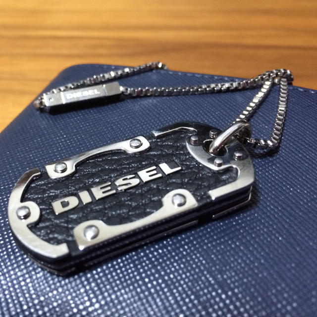 DIESEL(ディーゼル)のDIESEL プレートネックレス メンズのアクセサリー(ネックレス)の商品写真