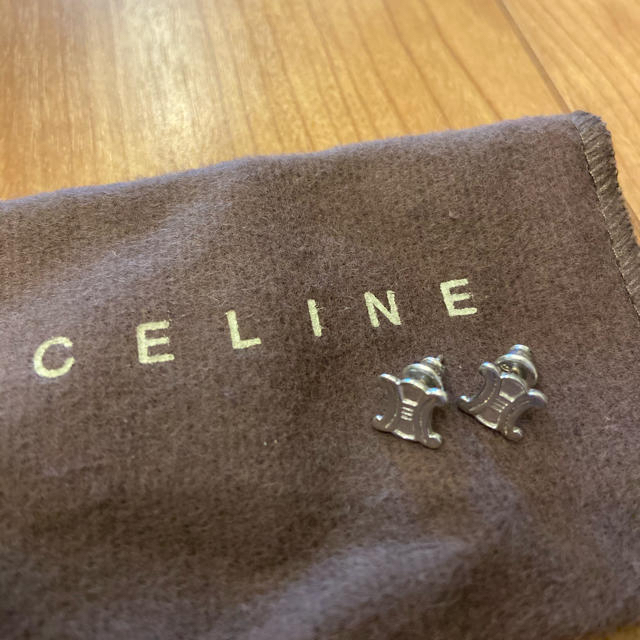 celine(セリーヌ)のCELINE セリーヌ　ロゴ　ピアス　シルバー レディースのアクセサリー(ピアス)の商品写真