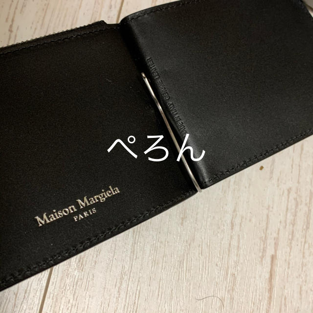 Maison Martin Margiela(マルタンマルジェラ)の【正規品】MAISON MARGIELA マネークリップ付き 折りたたみ財布 メンズのファッション小物(折り財布)の商品写真