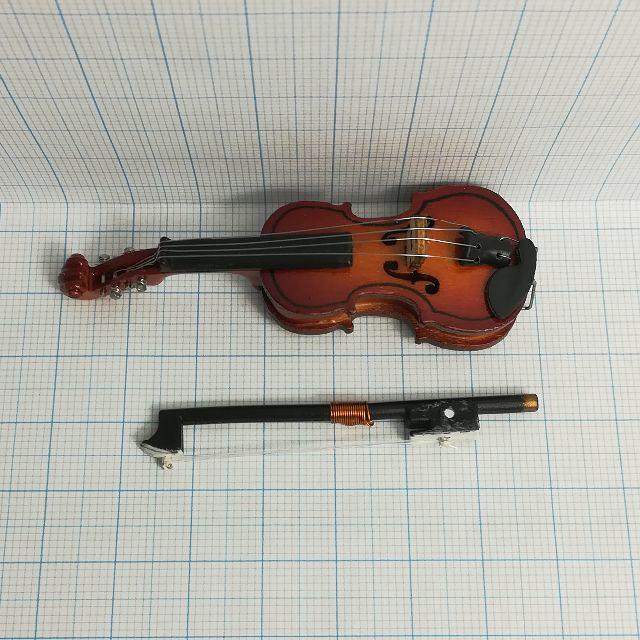 g009◆ドールでオケに挑戦◆ ドールハウス 用 ミニチュア バイオリン 楽器 ハンドメイドのおもちゃ(ミニチュア)の商品写真