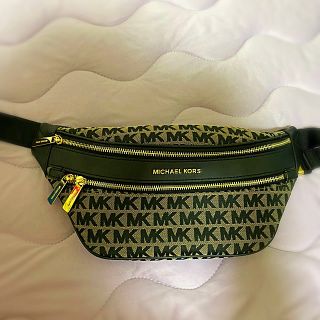 マイケルコース(Michael Kors)のMICHEAL KORS ボディバッグ(ボディバッグ/ウエストポーチ)