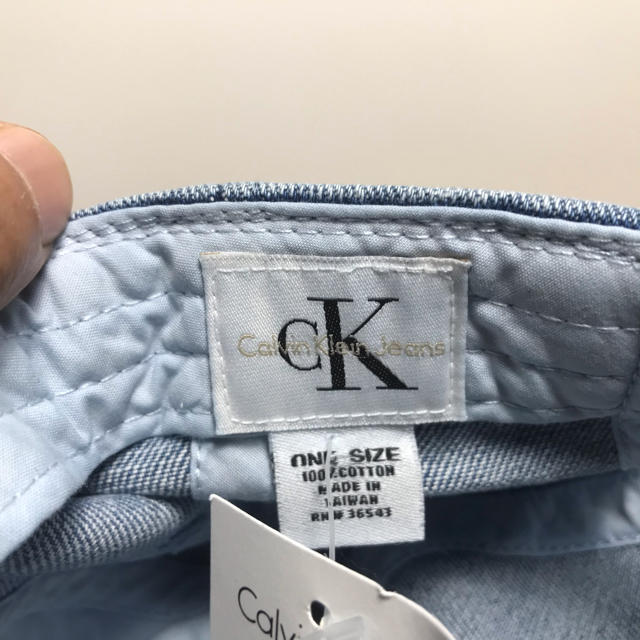 Calvin Klein(カルバンクライン)のカルバン　クライン　CK Logo Cap 送料無料　正規品　男女兼用　デニム レディースの帽子(キャップ)の商品写真