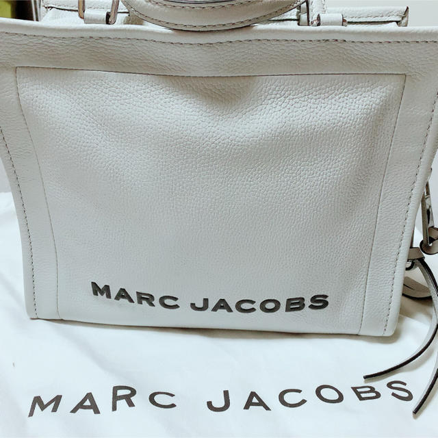 MARC JACOBS(マークジェイコブス)の超美品MARC JACOBS ❤︎ THE BOX SHOPPER 29   レディースのバッグ(トートバッグ)の商品写真
