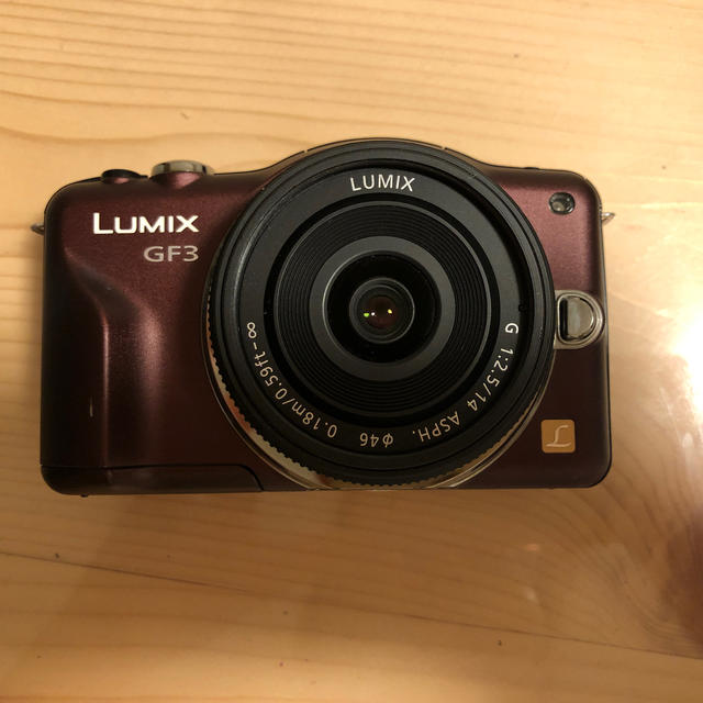 LUMIX GF3 ミラーレス一眼カメラ　パンケーキレンズ付き 1