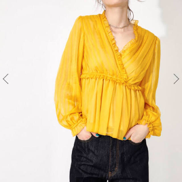 moussy(マウジー)のmoussy CHIFFON GATHER BLOUSE レディースのトップス(シャツ/ブラウス(長袖/七分))の商品写真