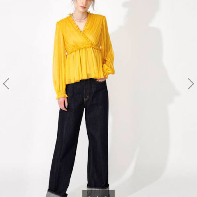 moussy(マウジー)のmoussy CHIFFON GATHER BLOUSE レディースのトップス(シャツ/ブラウス(長袖/七分))の商品写真