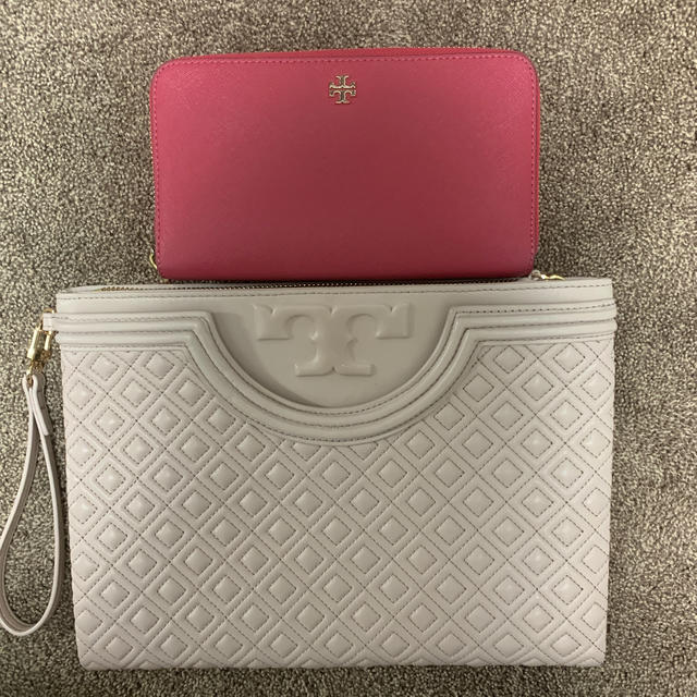 Tory Burch(トリーバーチ)の［vividyj’s shop様専用］トリーバーチ  クラッチバック　ベージュ レディースのバッグ(クラッチバッグ)の商品写真