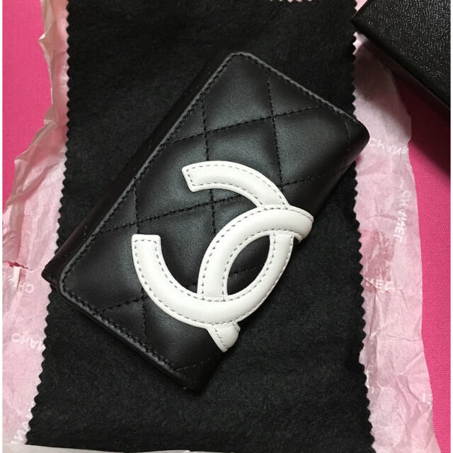 CHANEL(シャネル)のてるてるぼーず様 限定価格♡CHANELカンボンラインキーケース♡ホワイト レディースのファッション小物(キーケース)の商品写真