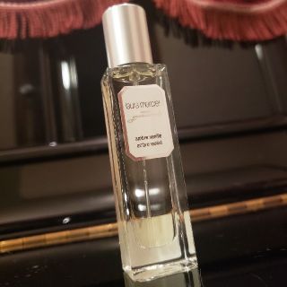 ローラメルシエ(laura mercier)のlaura mercier ローラメルシエ　アンバーバニラ　香水　vanilla(香水(女性用))