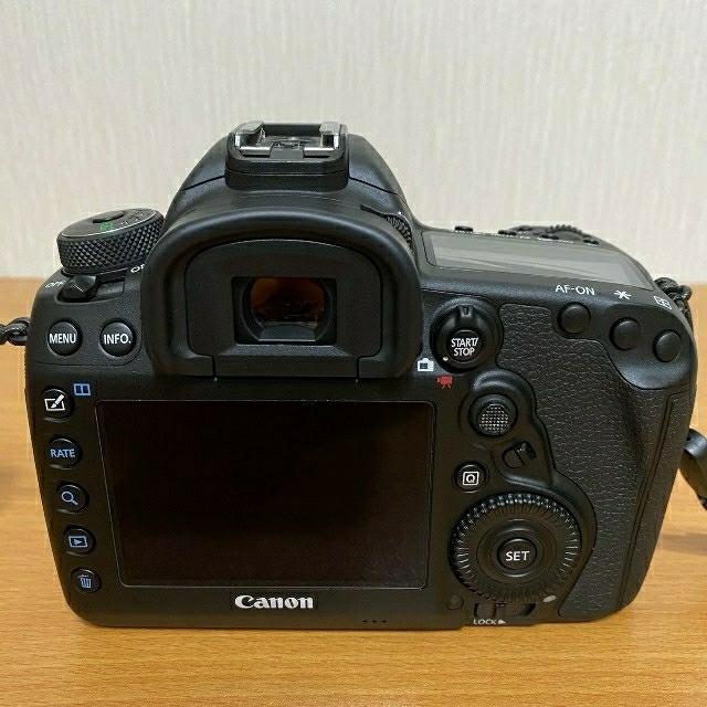 今月まで出品予定 Canon EOS5Dmark4ボディ、美元箱あり
