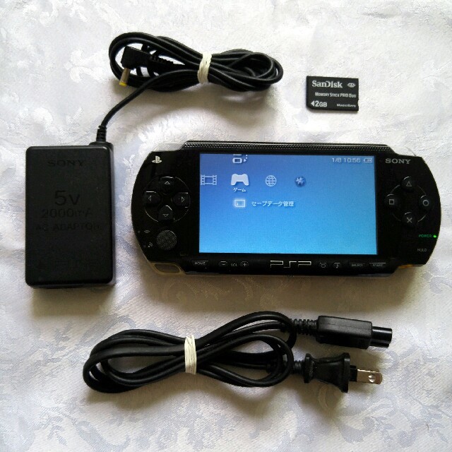 SONY(ソニー)のPSP 1000 すぐ遊べるセット(ブラック) エンタメ/ホビーのゲームソフト/ゲーム機本体(携帯用ゲーム機本体)の商品写真