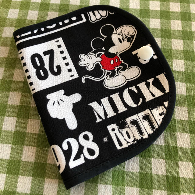 Disney(ディズニー)の大きめマスクケース　Mickey黒② ちょい置きにも！ ハンドメイドの生活雑貨(その他)の商品写真