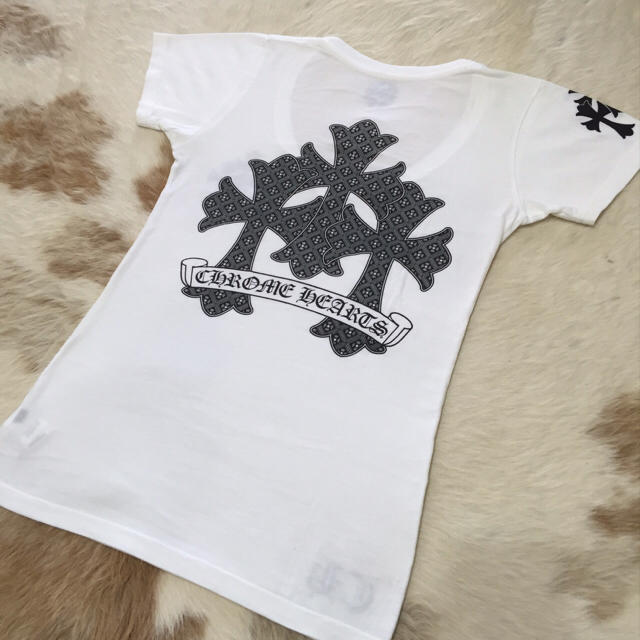 Chrome Hearts(クロムハーツ)のクロムハーツVネックTシャツ レディースのトップス(Tシャツ(半袖/袖なし))の商品写真