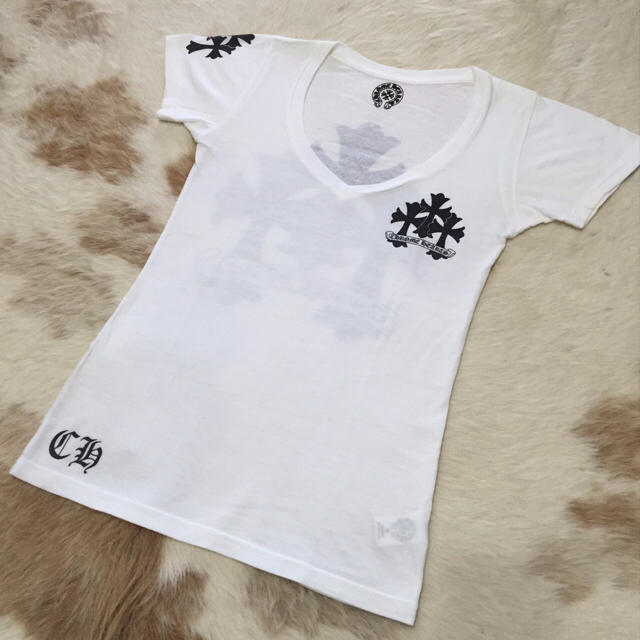 Chrome Hearts(クロムハーツ)のクロムハーツVネックTシャツ レディースのトップス(Tシャツ(半袖/袖なし))の商品写真