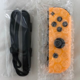 ニンテンドースイッチ(Nintendo Switch)の新品 ジョイコン R 右　ネオンオレンジ ニンテンドースイッチ nintendo(家庭用ゲーム機本体)