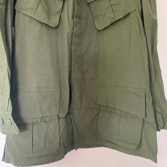 ジャングルファティーグ ジャケット 4th L-L デッドストック 新品　 メンズのジャケット/アウター(ミリタリージャケット)の商品写真