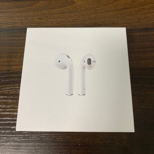 airpods with charging case