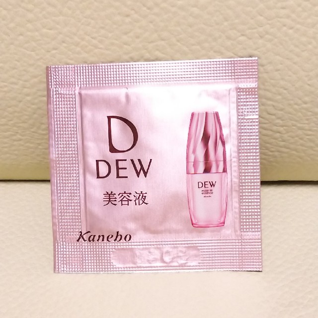 DEW(デュウ)のDEW  モイストリフトエッセンス  美容液 （10個セット）チャーリィ様限定 コスメ/美容のキット/セット(サンプル/トライアルキット)の商品写真