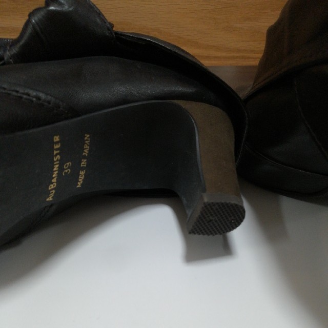 AU BANNISTER(オゥバニスター)の【美品】24.5ブーティ黒 レディースの靴/シューズ(ブーティ)の商品写真