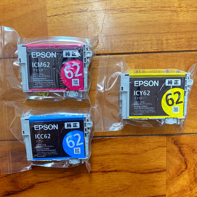 EPSON(エプソン)のEPSON 純正インク 3色！ スマホ/家電/カメラのPC/タブレット(PC周辺機器)の商品写真