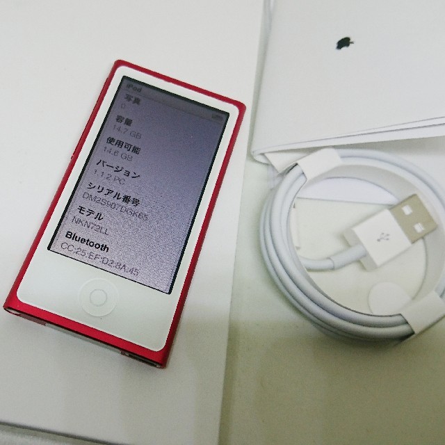 Apple(アップル)のiPod nano 第七世代 16GB FMラジオ搭載 A1446 REDストア スマホ/家電/カメラのオーディオ機器(ポータブルプレーヤー)の商品写真