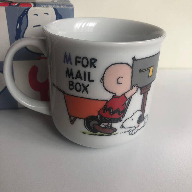 SNOOPY(スヌーピー)のスヌーピー マグカップ M イニシャル インテリア/住まい/日用品のキッチン/食器(グラス/カップ)の商品写真