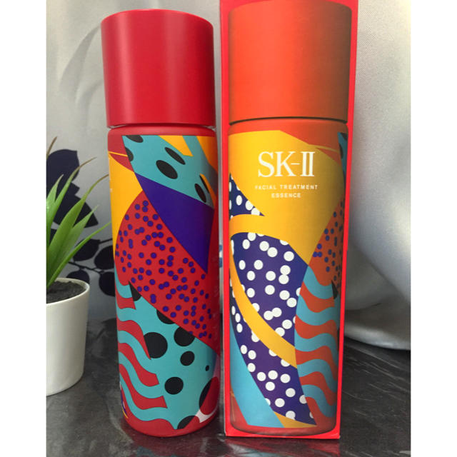 SK-II(エスケーツー)の【 新品】SK-IIフェイシャルトリートメントエッセンス  レッドKAREN コスメ/美容のスキンケア/基礎化粧品(化粧水/ローション)の商品写真