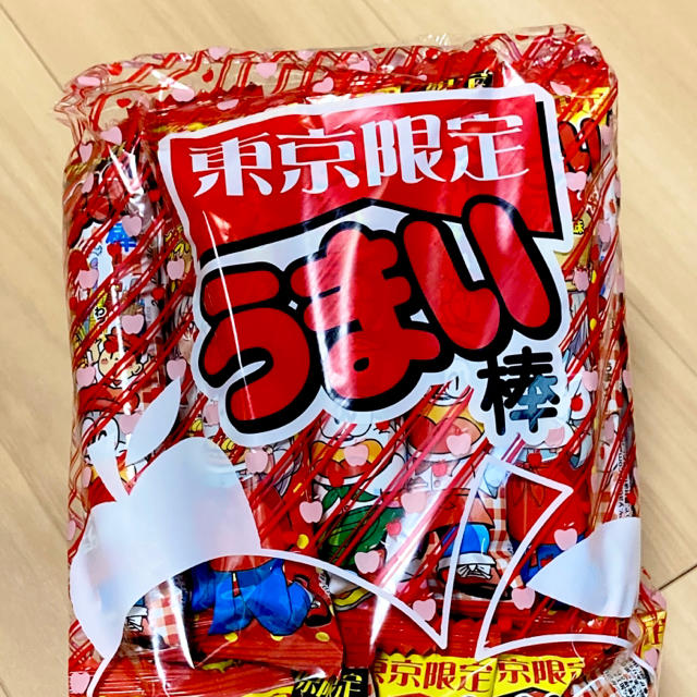 【東京限定❗️】うまい棒　シナモンアップルパイ　30本入り♪ 食品/飲料/酒の食品(菓子/デザート)の商品写真