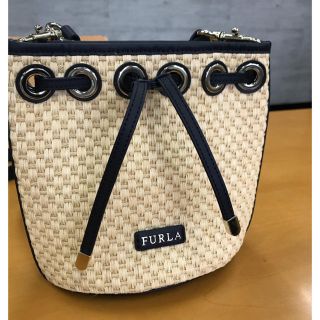 フルラ(Furla)の【新品】FURLA フルラ 編み込み ショルダーバッグ　巾着　ベージュ(ショルダーバッグ)