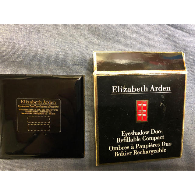 Elizabeth Arden(エリザベスアーデン)のエリザベスアーデン　アイシャドウ　新品未使用☆ コスメ/美容のベースメイク/化粧品(アイシャドウ)の商品写真